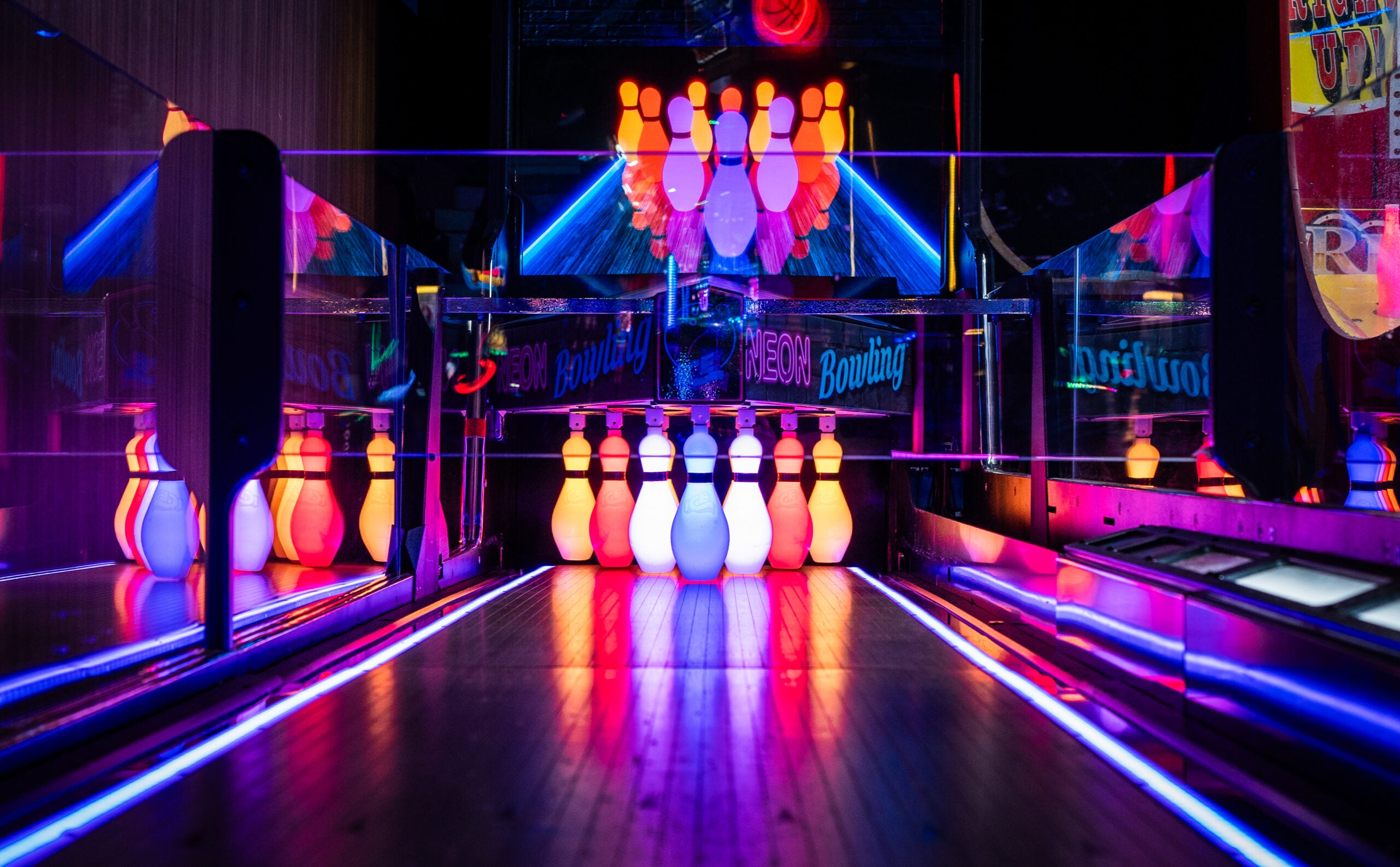NEON BOWLING