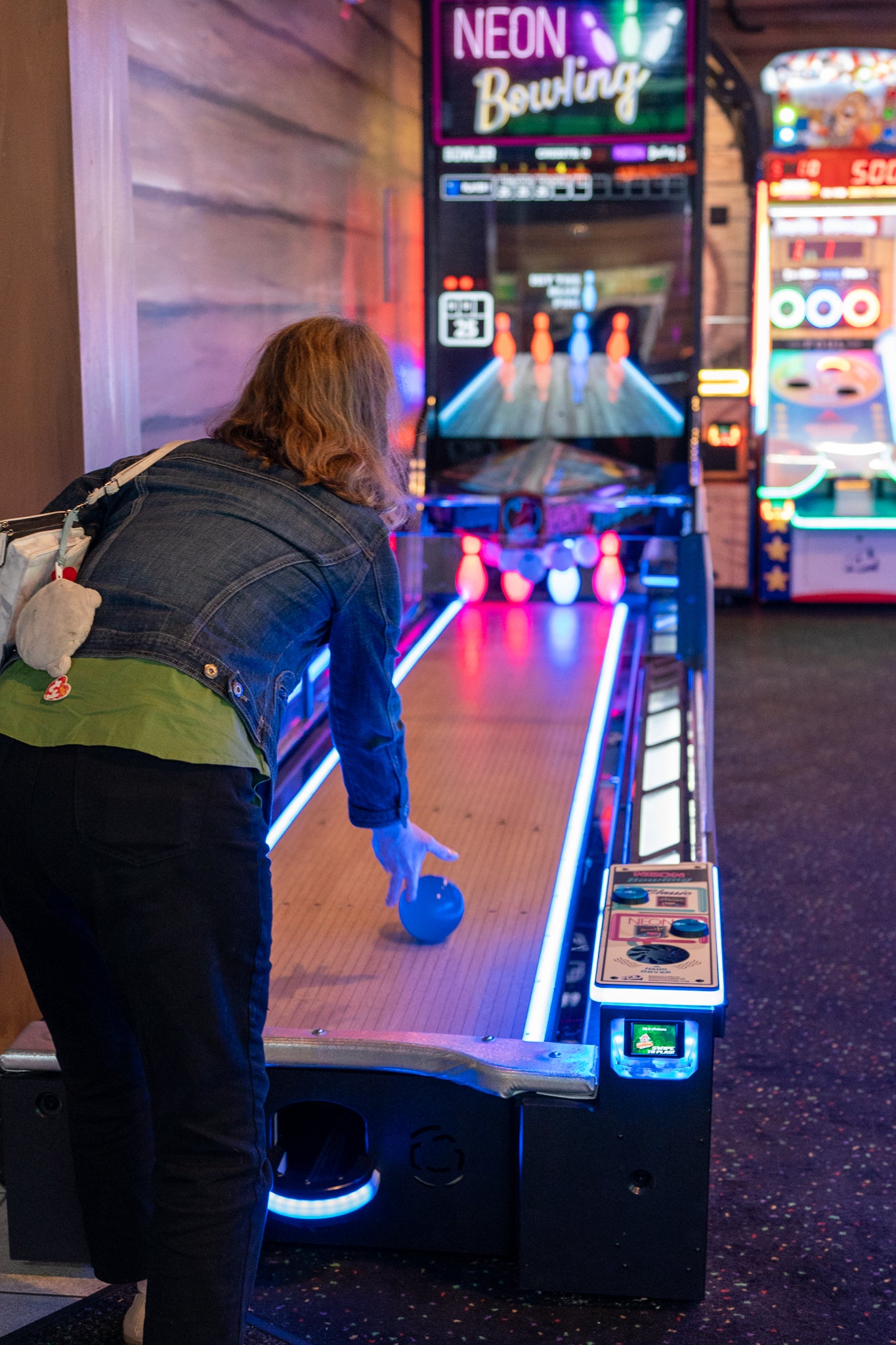 NEON BOWLING